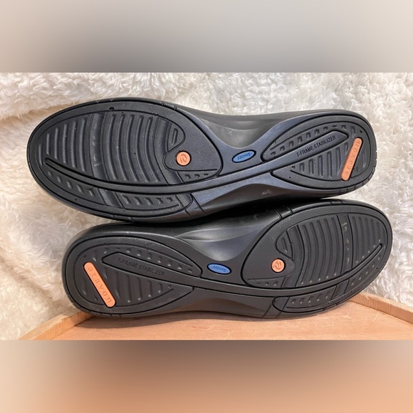 EUC Aravon Farren Black Leather Flats Arch Support Work Nursing Sneakers Size 10 - Picture 7 of 8